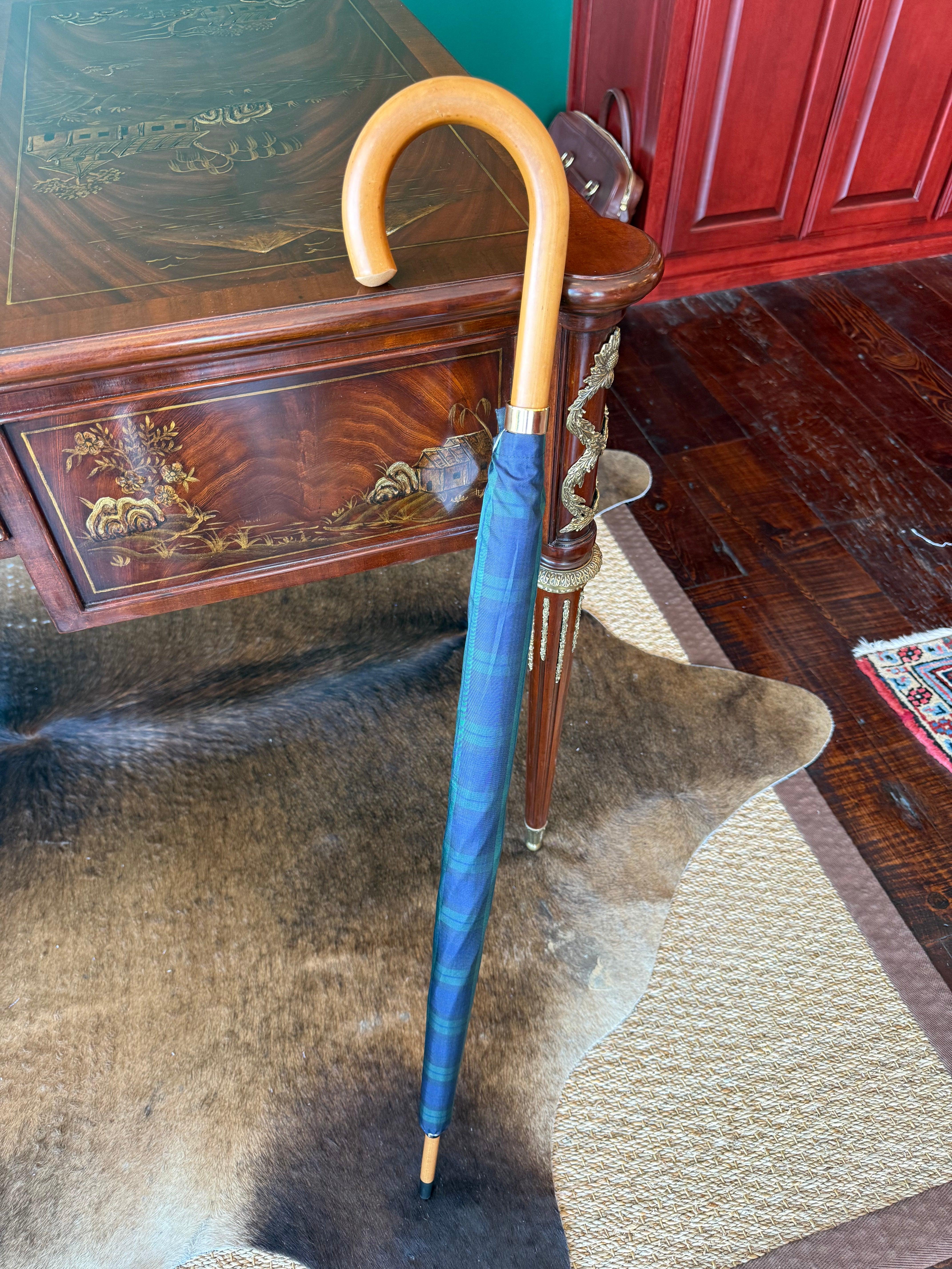 Traditional English Umbrella handcrafted by Fox Umbrellas Ltd. for Waring Tuxedos in Fort Worth, Texas.
