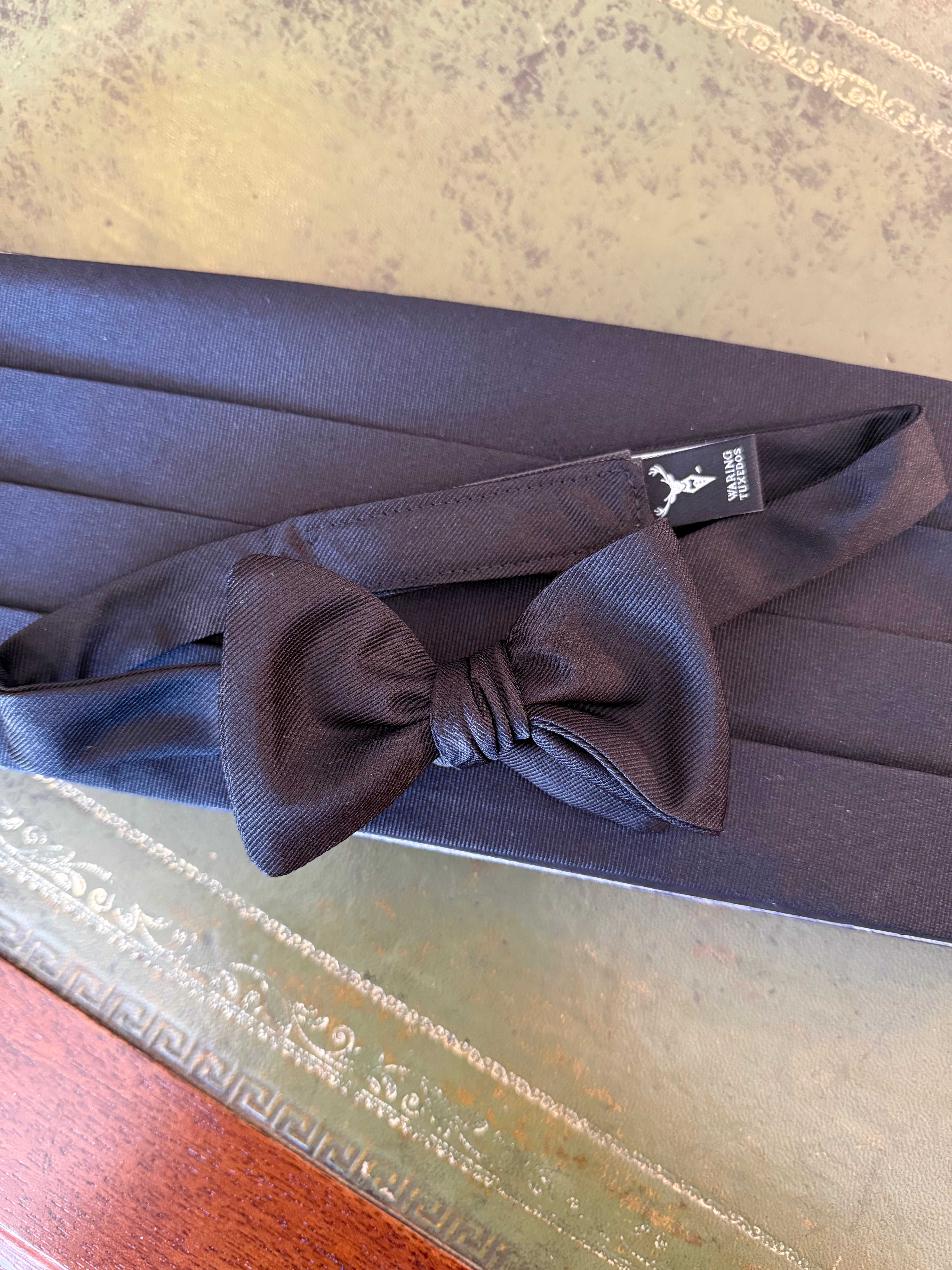 Waring Collection by Waring Tuxedos Classic Black Grosgrain Cummerbund Set