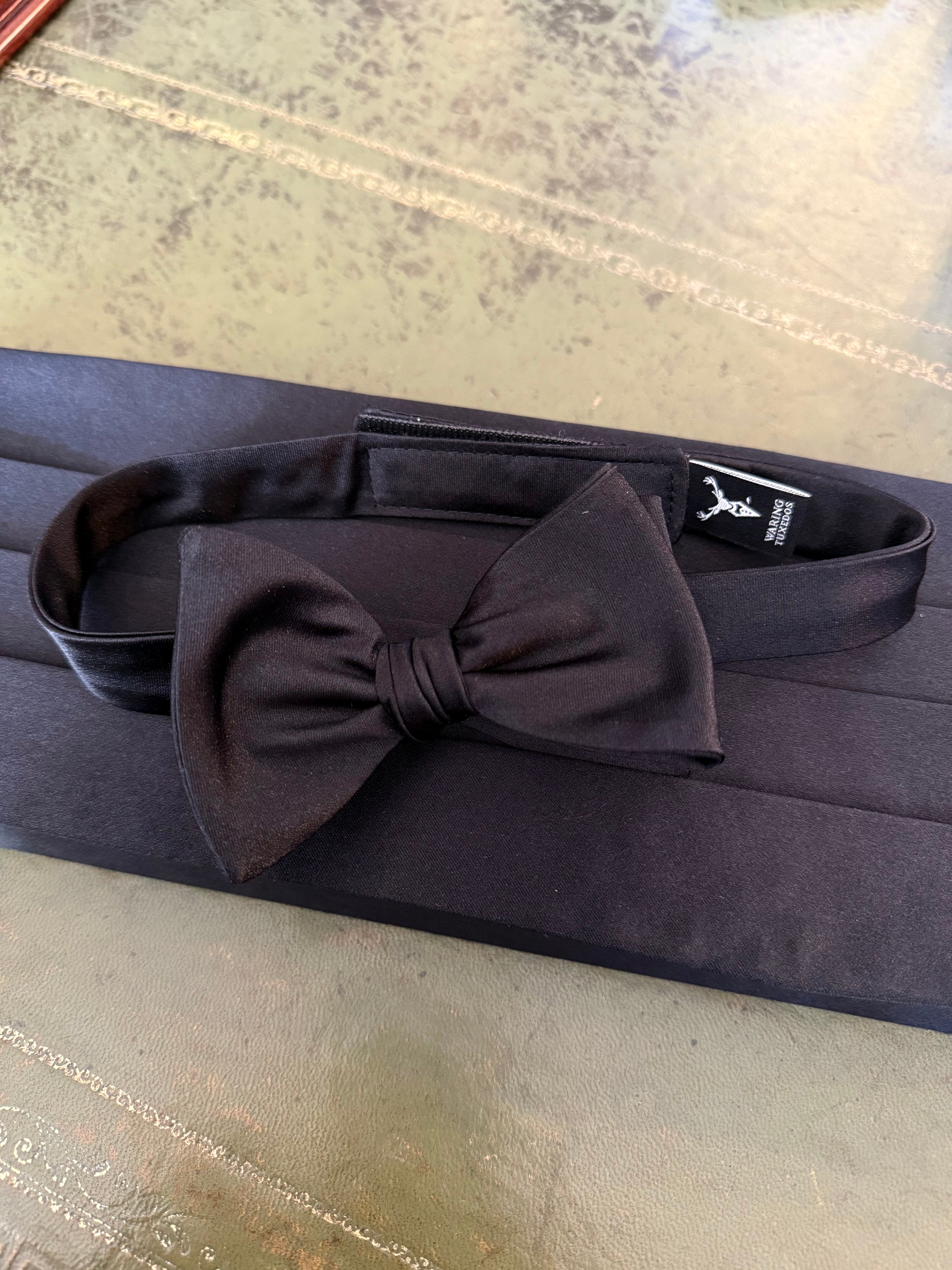 Waring Collection by Waring Tuxedos Classic Black Satin Cummerbund Set